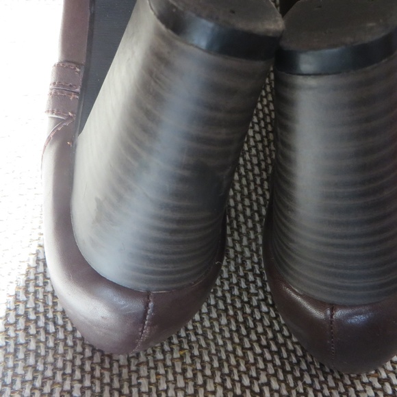 Clarks Brown Leather Mary Jane Pumps - Picture 7 of 8